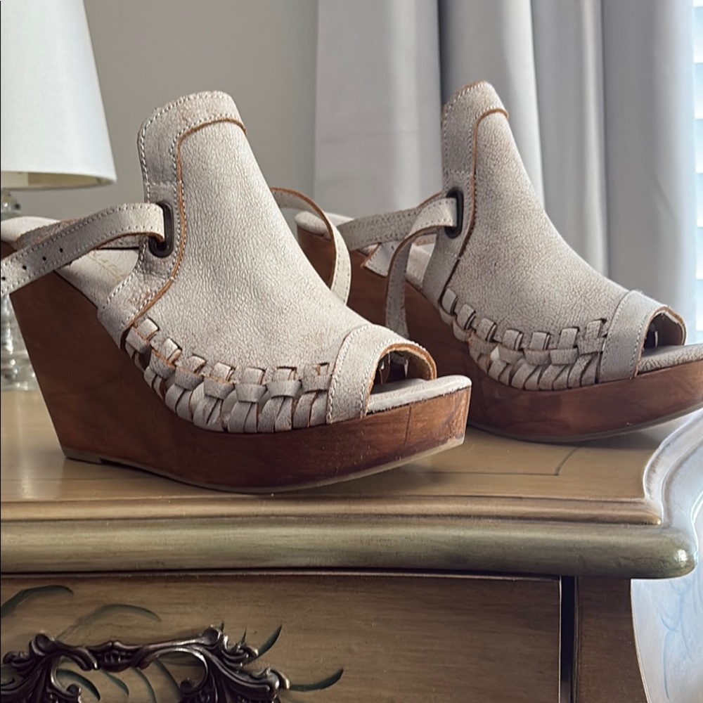 Women's Cream Wedge Sandals